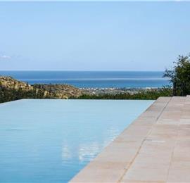 4 bedroom villa with infinity pool and sea views near Noto, Sicily, sleeps 8